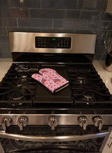 Load image into Gallery viewer, Watercolor Shooting Stars on Pink Oven Mitt BB7548OVMT