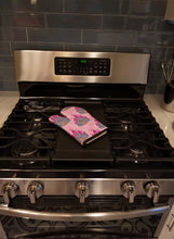 Load image into Gallery viewer, Watercolor Princess Castle Oven Mitt BB7549OVMT