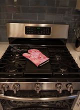 Load image into Gallery viewer, Watercolor Red Hearts Oven Mitt BB7565OVMT