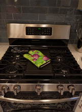 Load image into Gallery viewer, Watercolor Raddishes Oven Mitt BB7574OVMT