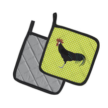 Load image into Gallery viewer, Minorca Ctalalan Chicken Green Pot Holders - Set of 2 - Heat-Resistant Kitchen Essentials BB7667PTHD