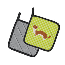 Load image into Gallery viewer, Weasel Green Pot Holders - Set of 2 - Heat-Resistant Kitchen Essentials BB7696PTHD