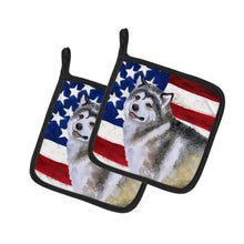 Load image into Gallery viewer, Alaskan Malamute Patriotic Pot Holders - Set of 2 - Heat-Resistant Kitchen Essentials BB9638PTHD