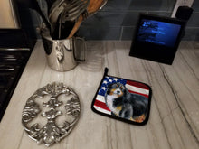 Load image into Gallery viewer, Bernese Mountain Dog Patriotic Pot Holders - Set of 2 - Heat-Resistant Kitchen Essentials BB9645PTHD