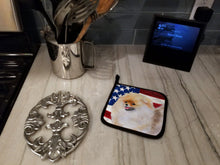 Load image into Gallery viewer, Pomeranian Patriotic Pot Holders - Set of 2 - Heat-Resistant Kitchen Essentials BB9682PTHD
