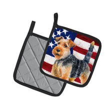 Load image into Gallery viewer, Welsh Terrier Patriotic Pot Holders - Set of 2 - Heat-Resistant Kitchen Essentials BB9700PTHD