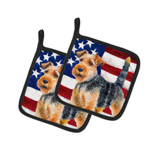 Load image into Gallery viewer, Welsh Terrier Patriotic Pot Holders - Set of 2 - Heat-Resistant Kitchen Essentials BB9700PTHD