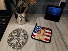 Load image into Gallery viewer, Cocker Spaniel Patriotic Pot Holders - Set of 2 - Heat-Resistant Kitchen Essentials BB9706PTHD