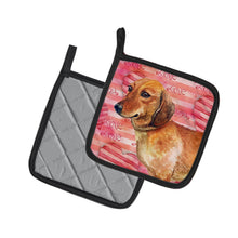 Load image into Gallery viewer, Dachshund Love Pot Holders - Set of 2 - Heat-Resistant Kitchen Essentials BB9739PTHD