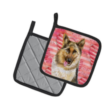Load image into Gallery viewer, German Shepherd Love Pot Holders - Set of 2 - Heat-Resistant Kitchen Essentials BB9741PTHD