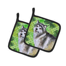 Load image into Gallery viewer, Alaskan Malamute St Patrick's Pot Holders - Set of 2 - Heat-Resistant Kitchen Essentials BB9812PTHD