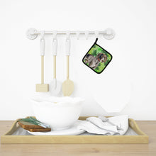 Load image into Gallery viewer, German Shorthaired Pointer St Patrick's Pot Holders - Set of 2 - Heat-Resistant Kitchen Essentials BB9815PTHD
