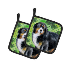Load image into Gallery viewer, Bernese Mountain Dog St Patrick's Pot Holders - Set of 2 - Heat-Resistant Kitchen Essentials BB9819PTHD