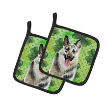 Load image into Gallery viewer, East-European Shepherd St Patrick's Pot Holders - Set of 2 - Heat-Resistant Kitchen Essentials BB9823PTHD