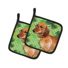 Load image into Gallery viewer, Dachshund St Patrick's Pot Holders - Set of 2 - Heat-Resistant Kitchen Essentials BB9826PTHD