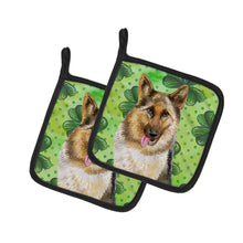 Load image into Gallery viewer, German Shepherd St Patrick's Pot Holders - Set of 2 - Heat-Resistant Kitchen Essentials BB9828PTHD