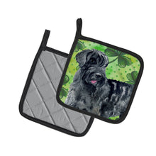 Load image into Gallery viewer, Giant Schnauzer St Patrick's Pot Holders - Set of 2 - Heat-Resistant Kitchen Essentials BB9834PTHD