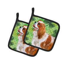 Load image into Gallery viewer, Cavalier Spaniel St Patrick's Pot Holders - Set of 2 - Heat-Resistant Kitchen Essentials BB9837PTHD