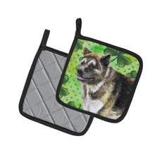 Load image into Gallery viewer, American Akita St Patrick's Pot Holders - Set of 2 - Heat-Resistant Kitchen Essentials BB9843PTHD