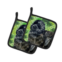 Load image into Gallery viewer, Newfoundland St Patrick's Pot Holders - Set of 2 - Heat-Resistant Kitchen Essentials BB9845PTHD