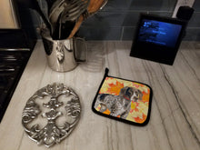 Load image into Gallery viewer, German Shorthaired Pointer Fall Pot Holders - Set of 2 - Heat-Resistant Kitchen Essentials BB9902PTHD
