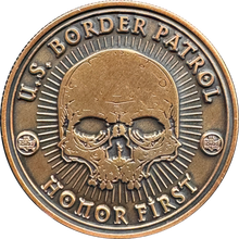 Load image into Gallery viewer, GL16-003 Border Patrol Agent Honor First Challenge Coin snake bird skull