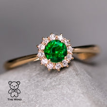 Load image into Gallery viewer, Beautiful Fire Emerald Halo Diamond Engagement Wedding Ring in 18K Yellow Gold