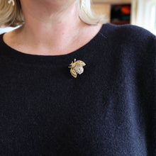Load image into Gallery viewer, Sparkle bee brooch, crystal