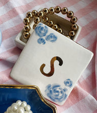 Load image into Gallery viewer, Mom's Trinket Box