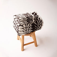 Load image into Gallery viewer, Ciao Zen Bath Towel - Black