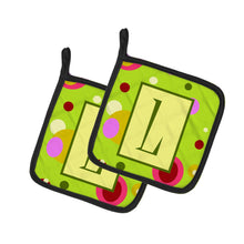 Load image into Gallery viewer, Letter L Monogram - Lime Green Pot Holders - Set of 2 - Heat-Resistant Kitchen Essentials CJ1010-LPTHD