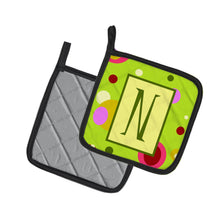 Load image into Gallery viewer, Letter N Monogram - Lime Green Pot Holders - Set of 2 - Heat-Resistant Kitchen Essentials CJ1010-NPTHD