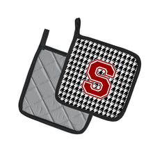 Load image into Gallery viewer, Letter S Monogram - Houndstooth Black Pot Holders - Set of 2 - Heat-Resistant Kitchen Essentials CJ1021-SPTHD