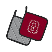 Load image into Gallery viewer, Monogram Initial Q Maroon and White Pot Holders - Set of 2 - Heat-Resistant Kitchen Essentials CJ1032-QPTHD
