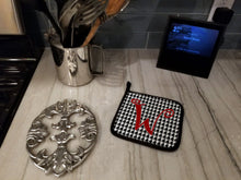Load image into Gallery viewer, Monogram Initial W Houndstooth Black Pot Holders - Set of 2 - Heat-Resistant Kitchen Essentials CJ1035-WPTHD