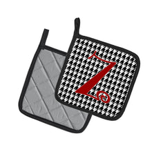 Load image into Gallery viewer, Monogram Initial Z Houndstooth Black Pot Holders - Set of 2 - Heat-Resistant Kitchen Essentials CJ1035-ZPTHD