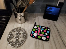 Load image into Gallery viewer, Monogram Initial L Polkadots and Pink Pot Holders - Set of 2 - Heat-Resistant Kitchen Essentials CJ1038-LPTHD