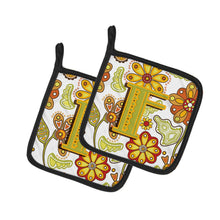 Load image into Gallery viewer, Letter F Floral Mustard and Green Pot Holders - Set of 2 - Heat-Resistant Kitchen Essentials CJ2003-FPTHD