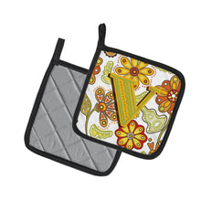 Load image into Gallery viewer, Letter V Floral Mustard and Green Pot Holders - Set of 2 - Heat-Resistant Kitchen Essentials CJ2003-VPTHD