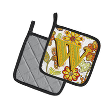 Load image into Gallery viewer, Letter W Floral Mustard and Green Pot Holders - Set of 2 - Heat-Resistant Kitchen Essentials CJ2003-WPTHD