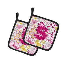 Load image into Gallery viewer, Letter S Flowers and Butterflies Pink Pot Holders - Set of 2 - Heat-Resistant Kitchen Essentials CJ2005-SPTHD