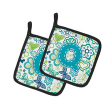 Load image into Gallery viewer, Letter Q Flowers and Butterflies Teal Blue Pot Holders - Set of 2 - Heat-Resistant Kitchen Essentials CJ2006-QPTHD