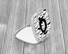 Load image into Gallery viewer, Letter Q Moustache Initial Compact Mirror – Stylish Purse Mirror with Artistic Covers CJ2009-QSCM