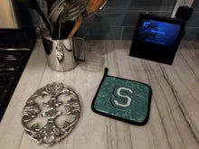 Load image into Gallery viewer, Letter S Back to School Initial Pot Holders - Set of 2 - Heat-Resistant Kitchen Essentials CJ2010-SPTHD