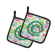 Load image into Gallery viewer, Letter C Flowers Pink Teal Green Initial Pot Holders - Set of 2 - Heat-Resistant Kitchen Essentials CJ2011-CPTHD