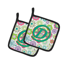 Load image into Gallery viewer, Letter D Flowers Pink Teal Green Initial Pot Holders - Set of 2 - Heat-Resistant Kitchen Essentials CJ2011-DPTHD