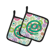 Load image into Gallery viewer, Letter G Flowers Pink Teal Green Initial Pot Holders - Set of 2 - Heat-Resistant Kitchen Essentials CJ2011-GPTHD