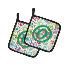 Load image into Gallery viewer, Letter O Flowers Pink Teal Green Initial Pot Holders - Set of 2 - Heat-Resistant Kitchen Essentials CJ2011-OPTHD