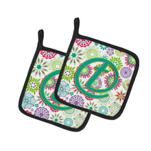 Load image into Gallery viewer, Letter T Flowers Pink Teal Green Initial Pot Holders - Set of 2 - Heat-Resistant Kitchen Essentials CJ2011-TPTHD