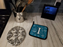 Load image into Gallery viewer, Letter I Sea Doodles Initial Alphabet Pot Holders - Set of 2 - Heat-Resistant Kitchen Essentials CJ2014-IPTHD